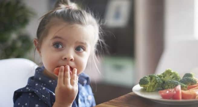 Hygiene methods for toddlers when eating inside of a restaurant