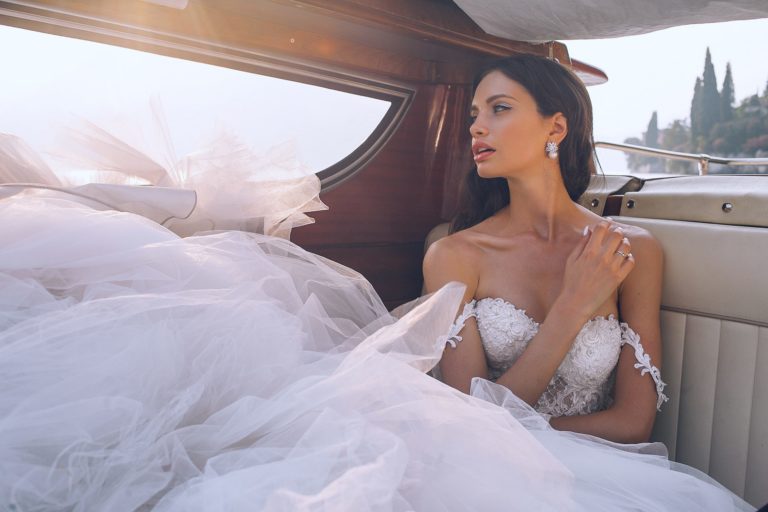 Hitched: 10 Things A lady Must Have At Her Wedding Or She'll Regret It Forever